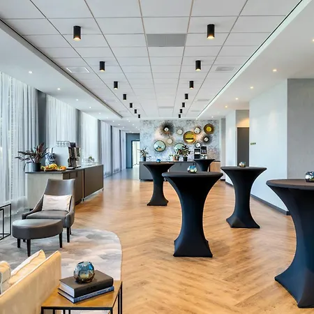 호텔 Renaissance Amsterdam Schiphol Airport 4*
