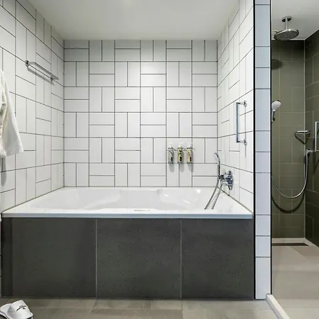 Renaissance Amsterdam Schiphol Airport Otel 4*