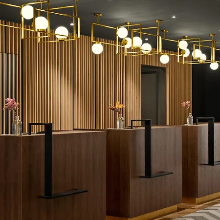 호텔 Renaissance Amsterdam Schiphol Airport 4*