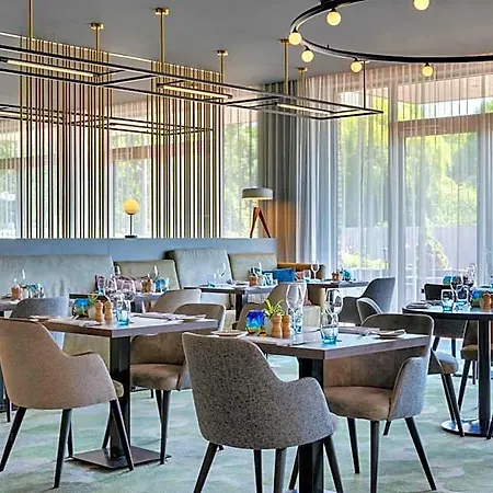 فندق Renaissance Amsterdam Schiphol Airport 4*