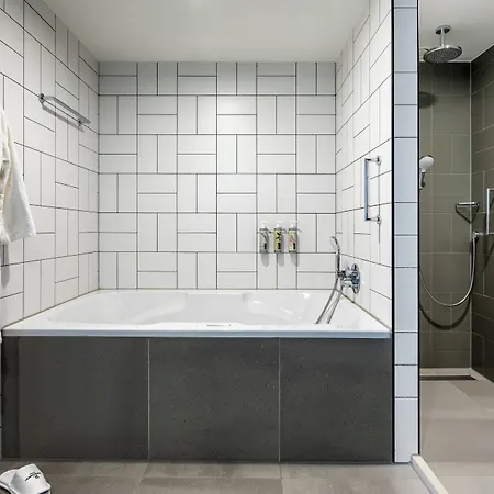 호텔 Renaissance Amsterdam Schiphol Airport 4*