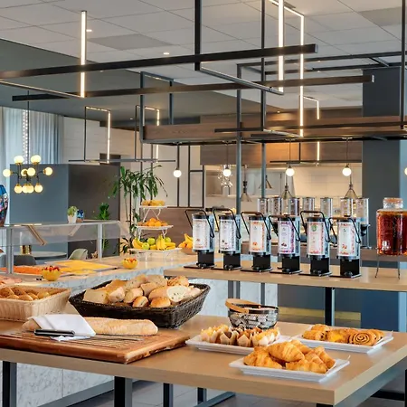 Renaissance Amsterdam Schiphol Airport 4*