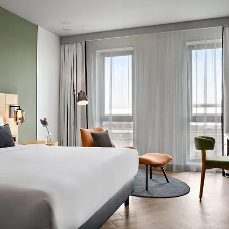 Renaissance Amsterdam Schiphol Airport Hotel 4*